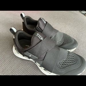 Tiem slipstream spinning shoes Size 7 Color black